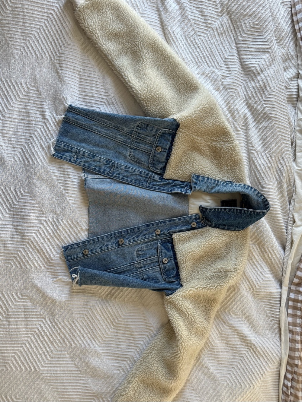 Abercrombie & Fitch Light Blue Denim Jacket with Cream Sherpa - Picture 3 of 6
